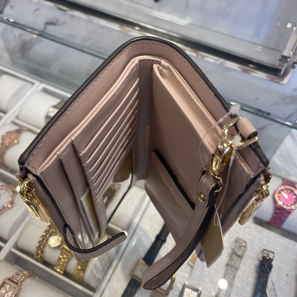 MICHAEL MICHAEL KORS Adele Leather Wallet Double Zip wristlet
Soft Pink 
NWT - Picture 10 of 16